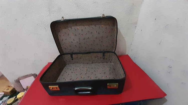 چمدان قدیمی، بازسازی داخلی با پارچه قدیمی