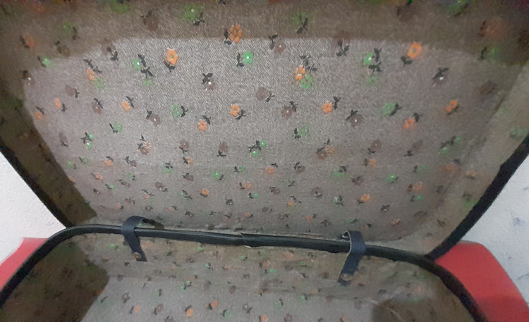 چمدان قدیمی به همین تمیزی