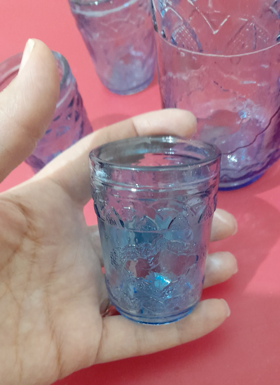 لیوان مطابق عکس