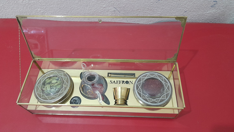 پک شیشه ای زعفران و هل